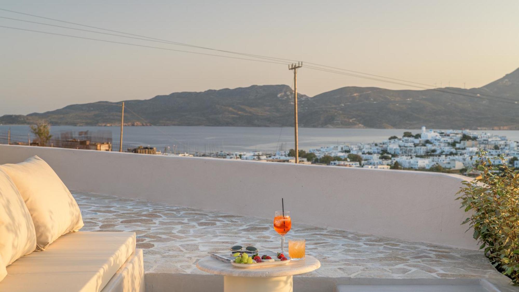 Solus Suites Milos Adamantas Exterior photo