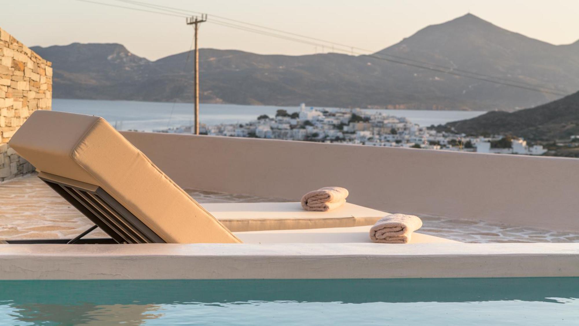 Solus Suites Milos Adamantas Exterior photo